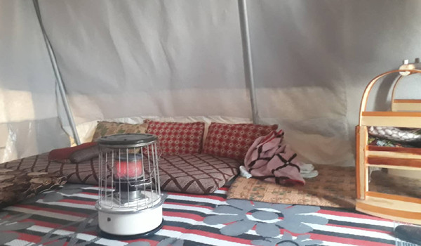 دهوك، 12 نيسان 2019، خيمة خليل وزوجته في مخيم شاريا تصوير: عمار عزيز