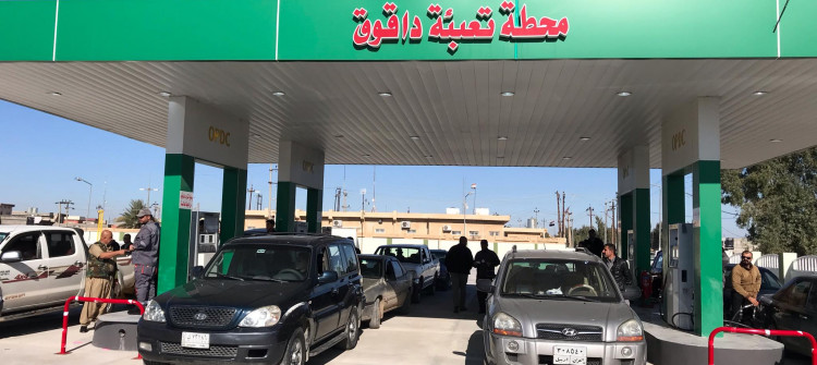 داوای به‌نزینخانه‌یه‌كی دیكه‌ ده‌كه‌ن<br>تاكه‌ به‌نزینخانه‌كه‌ی حكومه‌ت گه‌ڕایه‌وه‌ بۆ داقوق