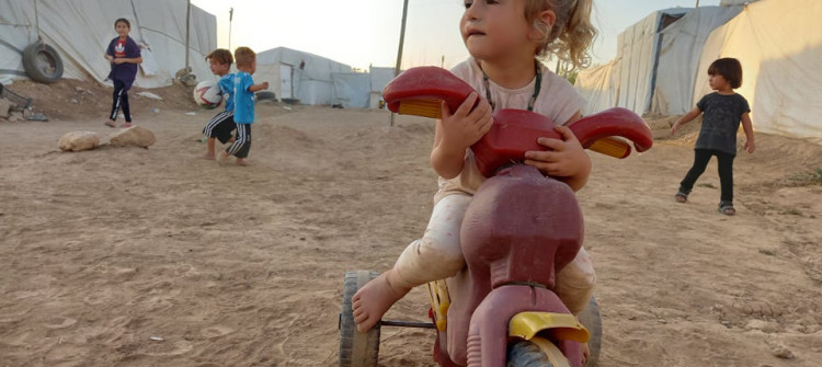 Göçmen çocuklar oyun alanlarından mahrum, sağlıksız koşullarda yaşıyor