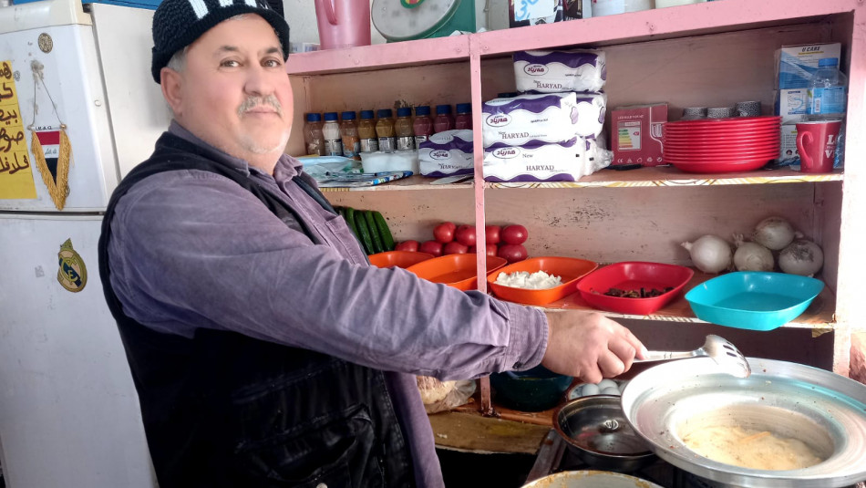 Besim'in felafil dükkanı müşterilerle dolup taşıyor