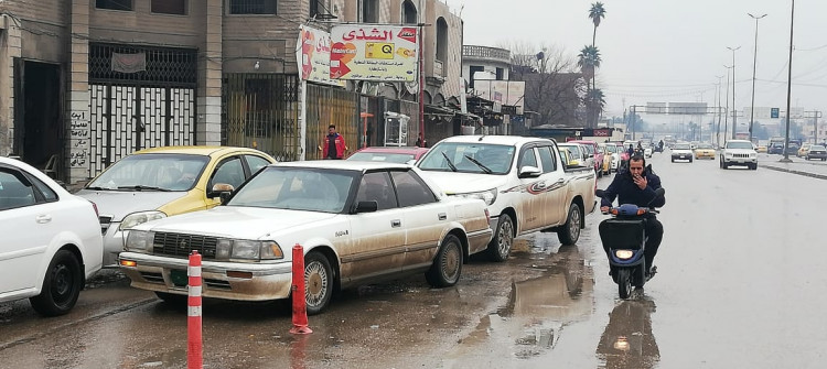 Drivers wait for hours to refuel their cars in Mosul amid fuel shortage