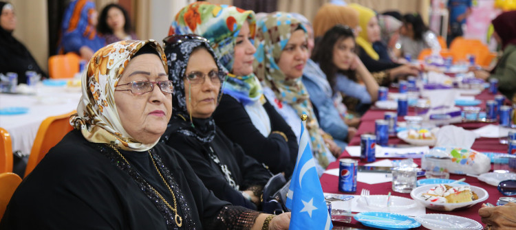 Türkmenler daha çok nesil yetiştirmek istiyorlar<br> Türkmen örgütleri ve partileri gençleri en fazla çocuğa sahip olmaya çağırıyor