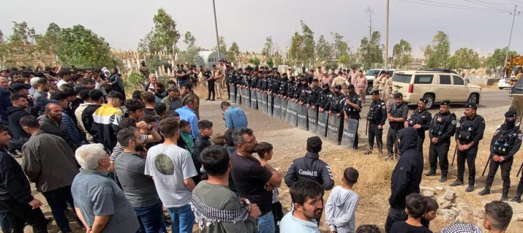 "لن نسمح بتحول  المخيم لمعتقل" <br>  الجيش العراقي  يحاصر مخيم "مخمور" للاجئين لفرض سيطرة الدولة عليه