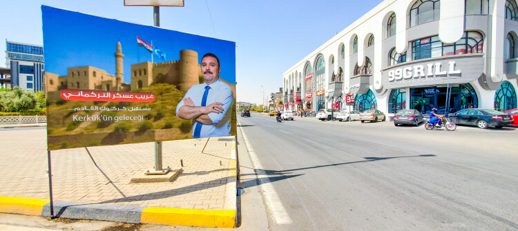 پۆستەر و دروشم بەشێك لە شەقامەكانی تەنیوە<br>لە كەركوك بانگەشەی پێشوەختەی هەڵبژاردن دەستیپێكردووە