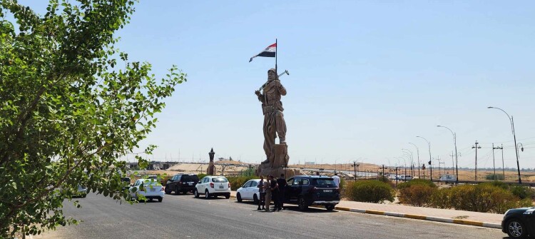 بروفايل: تمثال البيشمركة... من رمز للبطولة إلى صراع الأعلام