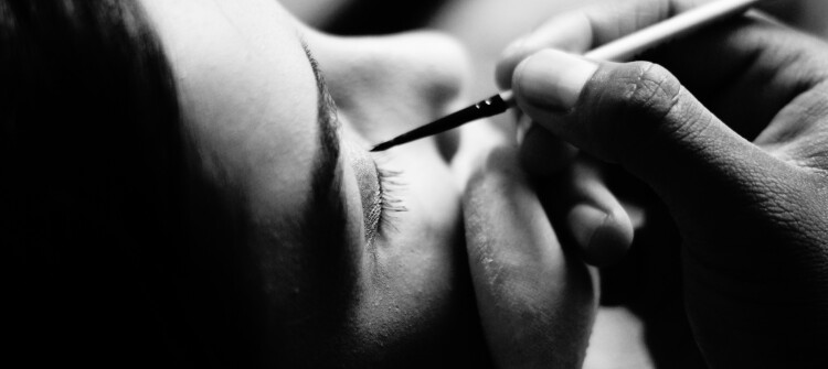 استخدام كحل العرب في عين الطفل قد يؤدي إلى التسمم