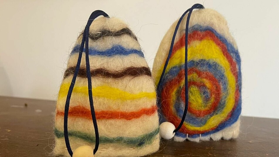 Both Environmental and Livelihood: Artist Turns Fleece into Bags, Purses, and Cases