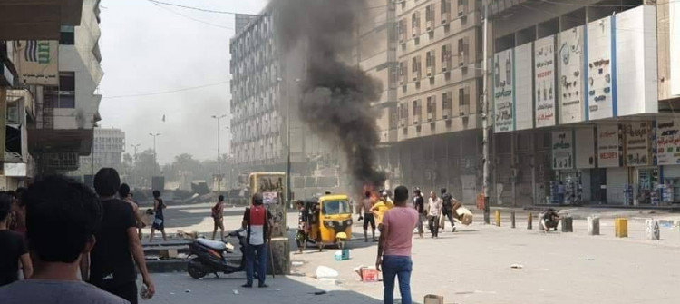 بعد مقتل متظاهرين.. تاهب في ساحتي التحرير والحبوبي