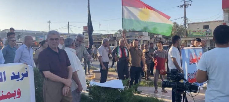 المواطنون يخرجون عن صمتهم ويتظاهرون ضد اخراج القوات الكوردية من خانقين