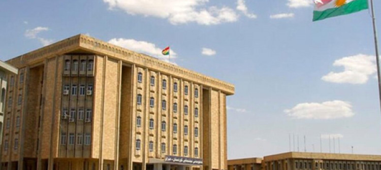 ڤیدیۆ: لەناو پەرلەمانی كوردستانیش توندوتیژی بەرانبەر رۆژنامەنوسان دەكرێت