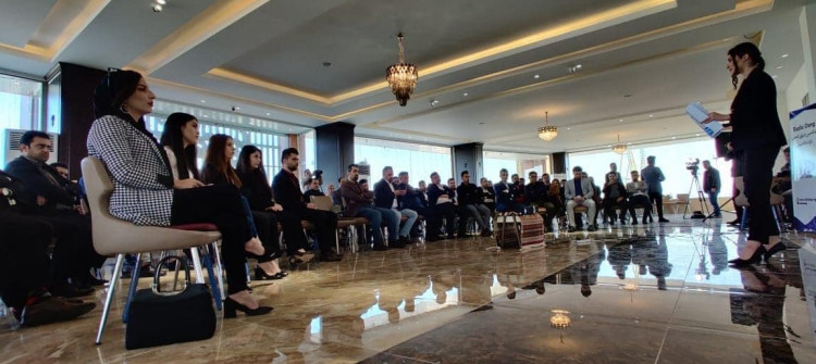 ئەو شەوەى تاڵانیان کرد تاوەکو کپی بکەن.. ڕادیۆی دەنگ دەنگی بڵندتر بوو