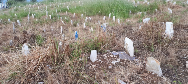 Kimsesizlerin mezarlığı<br> Kimlikleri hiç bilinmeyen kadınlar için bir mezarlık