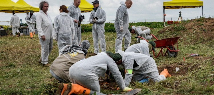 First mass grave of Ezidi victims in Shingal’s Kojo village unearthed